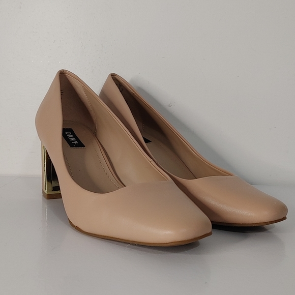 DKNY Shoes - Picture 5 of 9